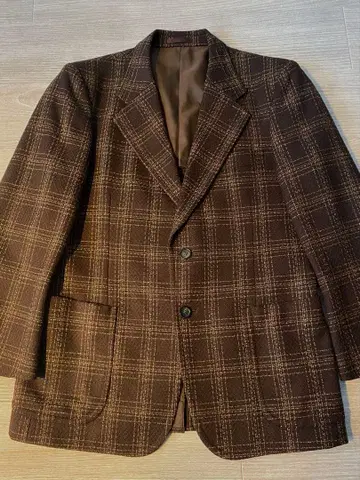 브라운 계열 체크 테일러드 자켓