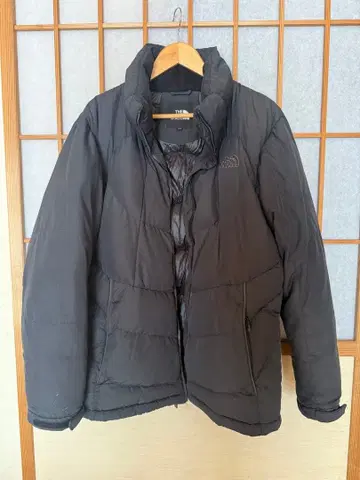 The North Face 블랙 다운 자켓