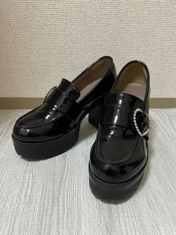 ROJITA 하트 버클 로퍼 LL