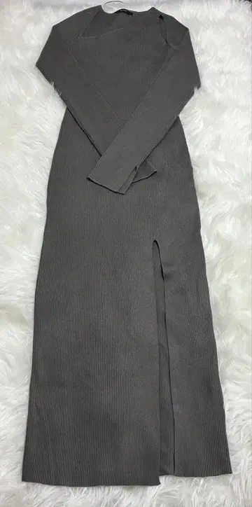 EMODA 스킨 라인 리브 슬릿 롱 원피스 그레이 새상품급