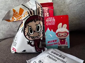 정품 POPMART THEMONSTERS 라브브 코카콜라 피규어