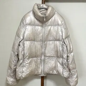 UNIQLO 울트라 라이트 다운 샤이니 볼륨 자켓 수납 봉투 포함