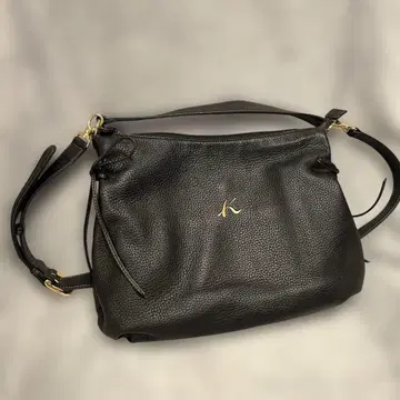 미사용 키타무라 블랙 가죽 숄더백 K 로고 포함