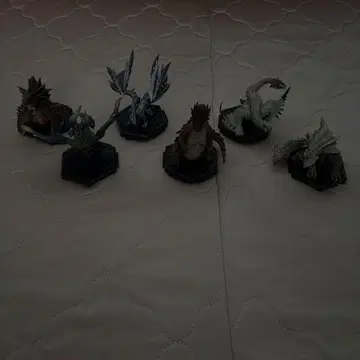 몬스터 피규어 6체 세트 즉시 결제 시 할인 협상 가능