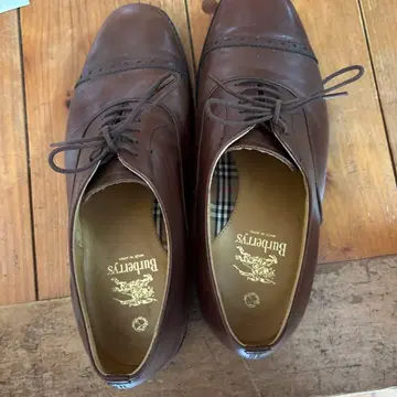 Burt's 브라운 레이스업 슈즈