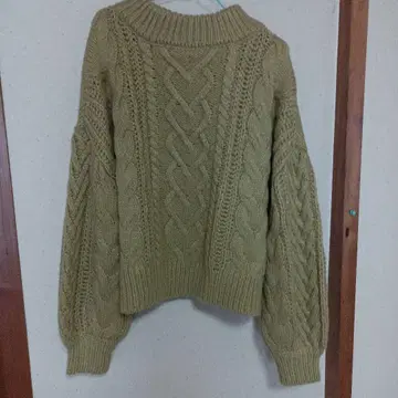 Atelier 올리브 그린 케이블 니트 긴팔