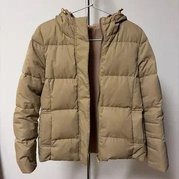 [ BEAUTY&YOUTH ] 베이지 후드 부착 다운 자켓