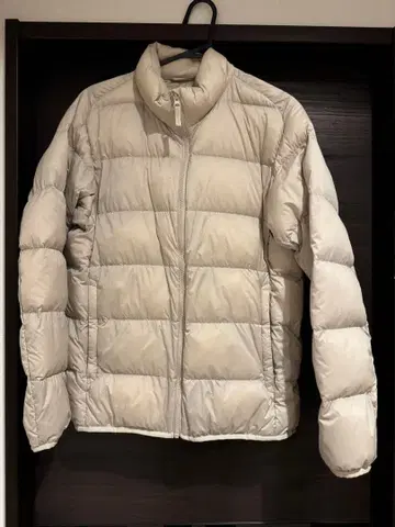 UNIQLO 울트라 라이트 다운 주머니 포함