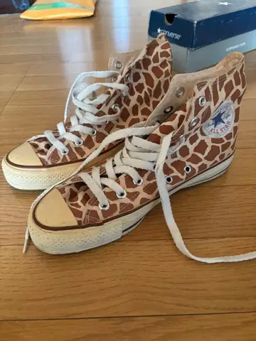 MADE IN USA CONVERS 7