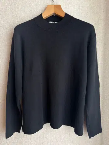 [ UNIQLO U ] 새상품급 메리노 블렌드 모크넥 스웨터 XL 사이즈