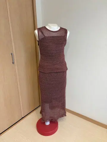 메쉬 편직 슬리브리스 롱 원피스