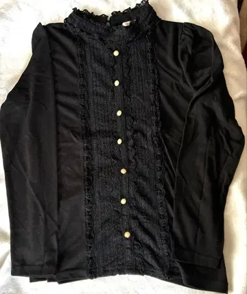 axes femme 옷깃 블랙 컬러 티셔츠 사이즈 M