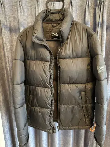 ZARA 블랙 다운 자켓