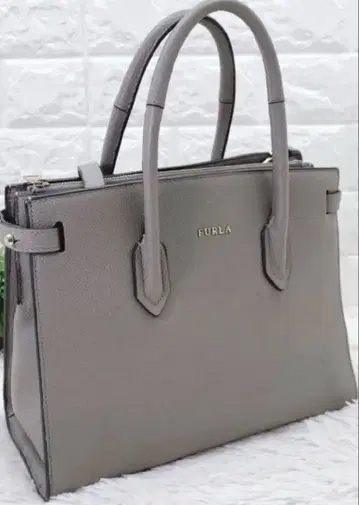 FURLA 그레이 가죽 핸드백