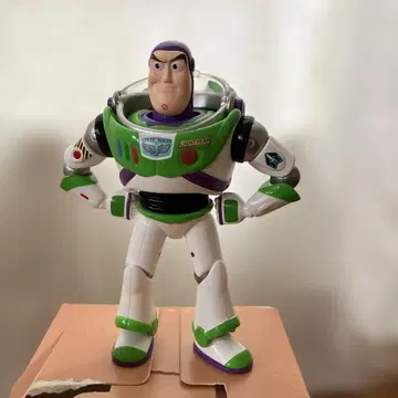 TOP TOY 30주년 기념 버즈 라이트이어 액션 피규어