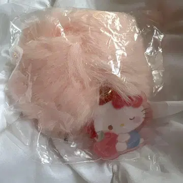 헬로키티 퍼 달린 아크릴 참 홍콩 한정판