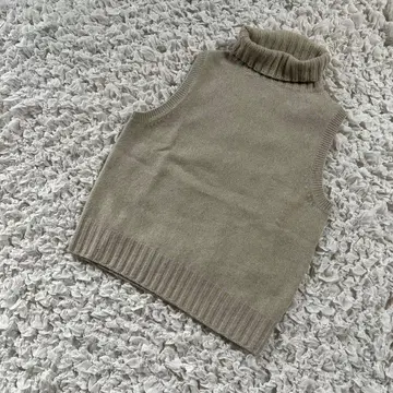 MARGARET HOWELL 베이지 슬리브리스 니트