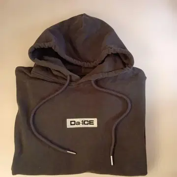 Da-iCE 10주년 기념 후드 부착 맨투맨