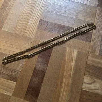 골드 컬러 체인 목걸이