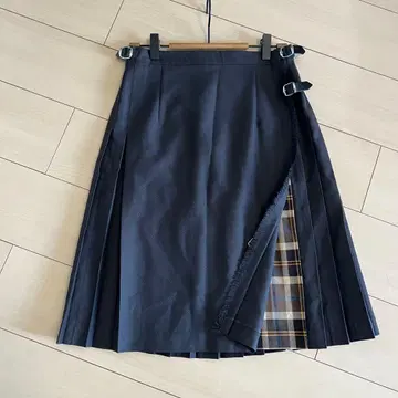 오닐 오브 더블린 플리츠 스커트