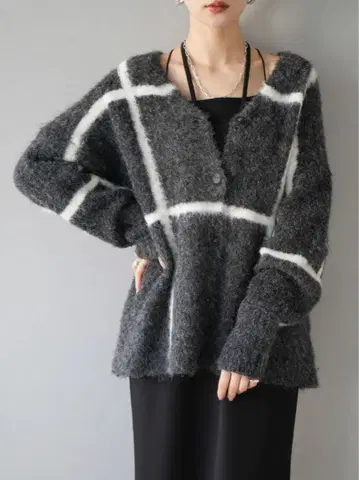 [ 새상품 ] 체크 무늬 가디건 그레이