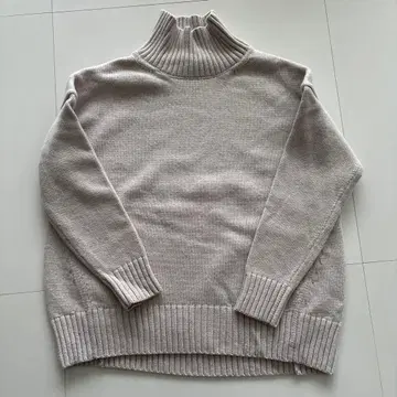 beauty&youth 하이넥 니트