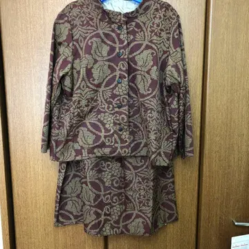 앤티크 기모노 원단 꽃무늬 스커트 셋업 (브라운과 골드 컬러)