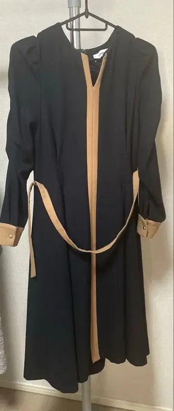 TONAL 웜 트윌 바이컬러 프론트 원피스 네이비, 고급.