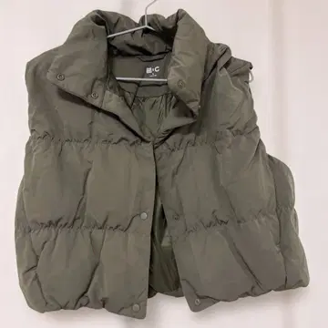 UNIQLO 올리브 다운 베스트