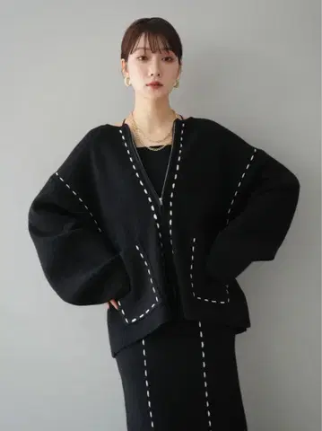 [ 새상품 ] 스티치 디자인 지퍼 니트 가디건