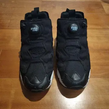 리복 펌프 퓨리 블랙 스니커즈 23