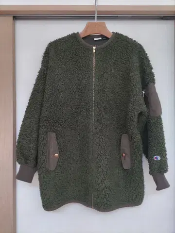 Champion 보아 코트 올리브 M 사이즈 SHIPS