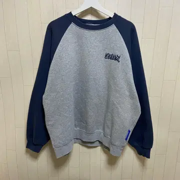 SEQUENZ 속기모 다이스 백 프린트 래글런 맨투맨 트레이닝복