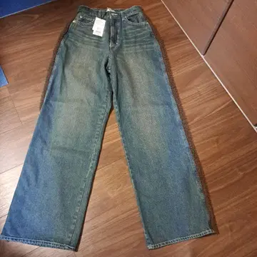 EVRIS 데님 새상품 시착만 한 상품