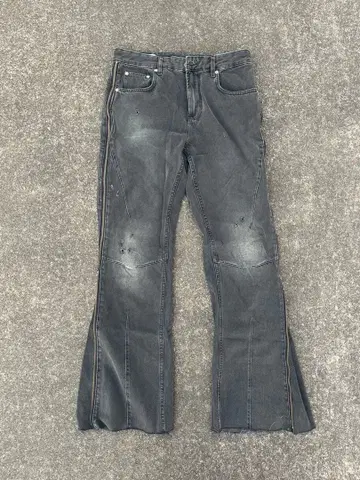 ZARA 지퍼 플레어 핏 청바지