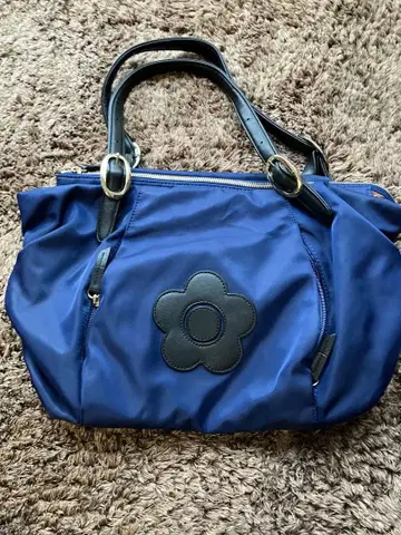 마리콴트 토트백 네이비 컬러