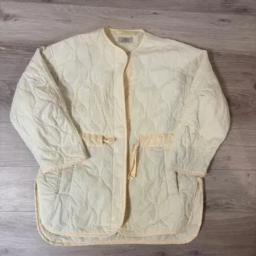 크림색 퀼팅 자켓 relume
