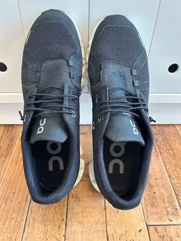 On 블랙 스니커즈 25.5cm