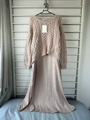 새상품 미사용 택 포함 MERCURYDUO 케이블 니트 원피스