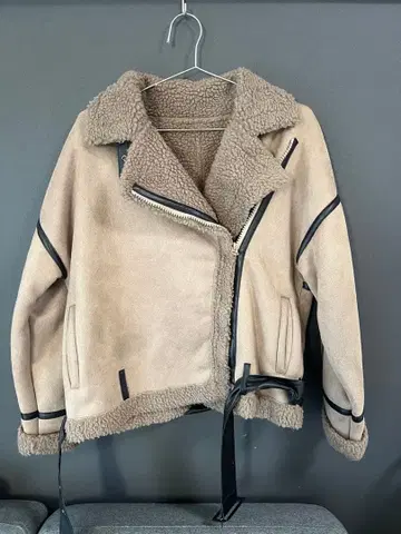 JUNOAH 베이지 라이더 자켓