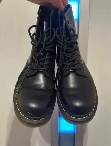 [ 새상품급 ] 닥터마틴 8홀 부츠