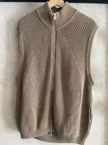 BATONER 25ss SIGNATURE KNIT VEST