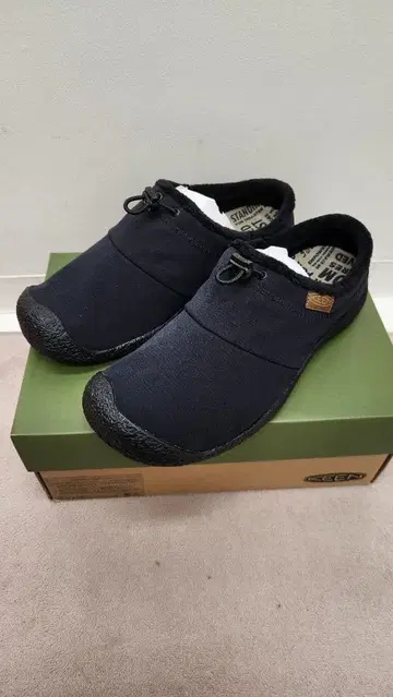 새상품급 KEEN 하우저 3 슬라이드 블랙 슬립온 26cm 남성용