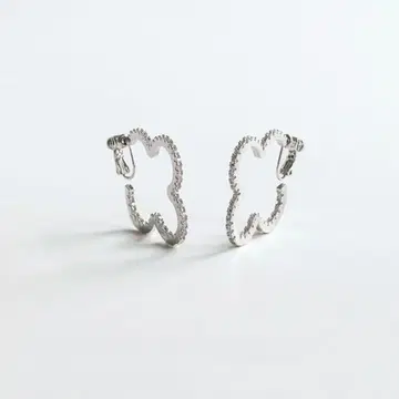 Sheriche 클로버형 실버 귀걸이