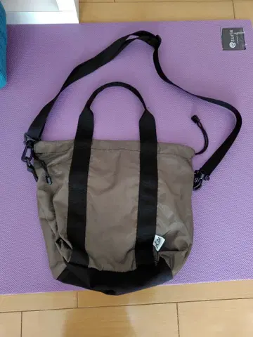 브라운 나일론 복조리형 숄더백