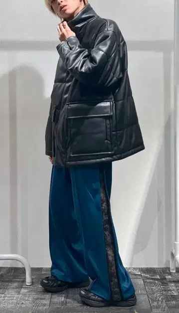 HARE 인조 가죽 퍼프 블루종 블랙 가죽 다운 아우터