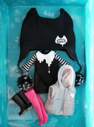 피클윙클 브라이스 아웃핏 새상품급