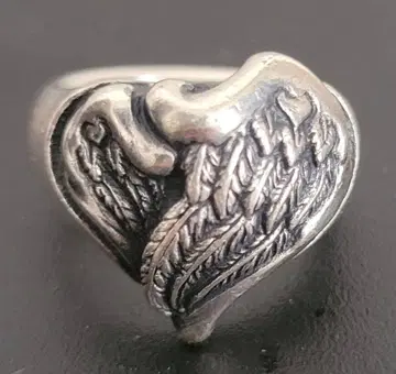 실버 하트 모양 깃털 무늬 반지 엔젤 하트