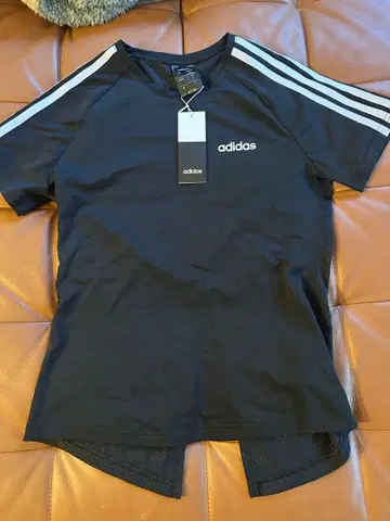 adidas 블랙 T셔츠 JIL 사이즈