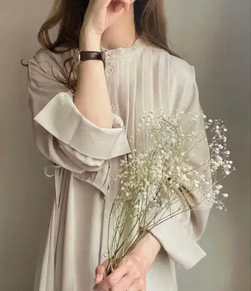 [ 새상품 ] JUNOAH 플리츠 밴드 카라 셔츠 원피스 베이지 XL